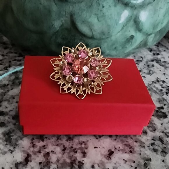 Vintage Pin Brooch w/ Pink Rhinestones-Gold-tone Flower with deep Pink Gemstones - Picture 4 of 11